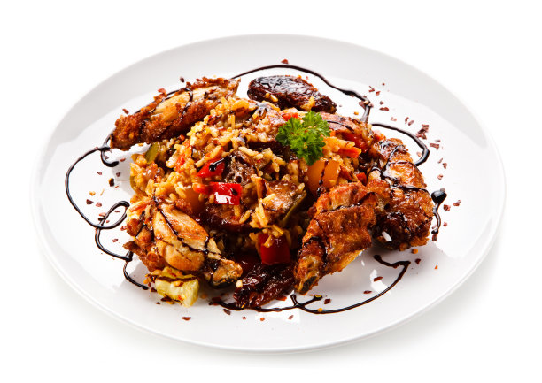 烤鸡块配米饭和蔬菜素材图片