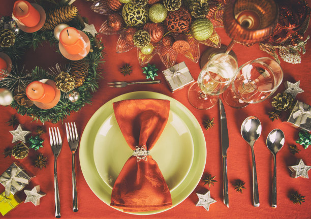 优雅圣诞餐桌布置图片下载