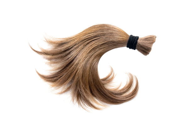 白色背景上自然卷曲的头发图片下载