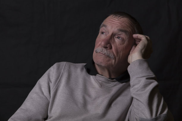 高级思想人物的肖像图片下载