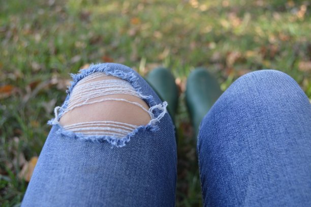 视图超过膝盖模糊的背景图片下载