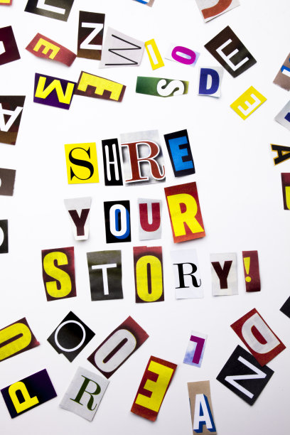 以不同的杂志、报纸、商业案例信件为素材，在白色的背景上加上文字空间，构成“分享你的故事”的概念图片下载