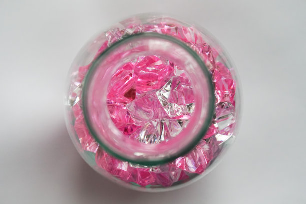 粉色塑料冰块图片下载