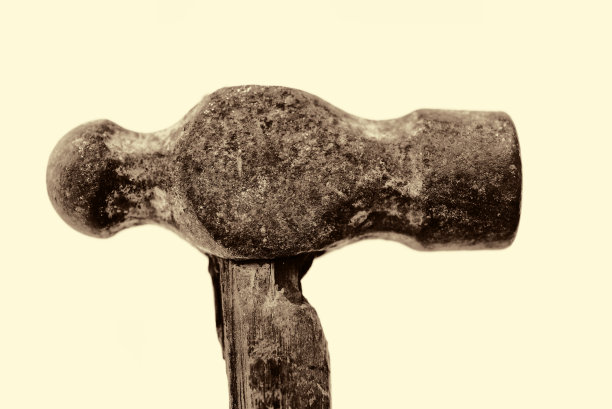 生锈的旧锤图片下载