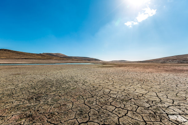 干燥的土地图片下载