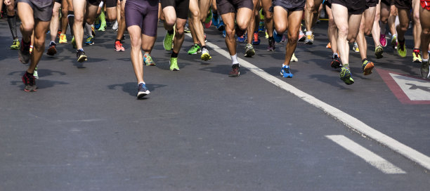 参加马拉松比赛的选手图片下载