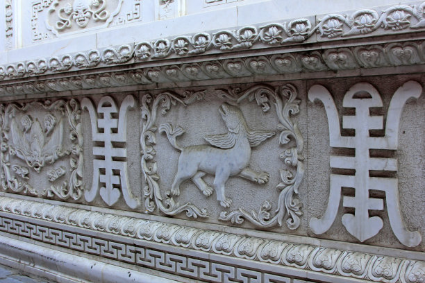 白色大理石雕塑，特写照片图片下载