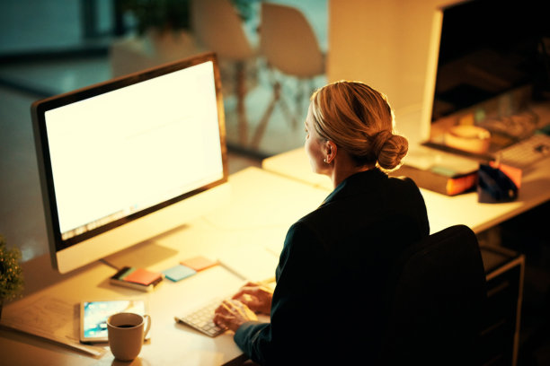 花更多的时间来完成工作图片下载