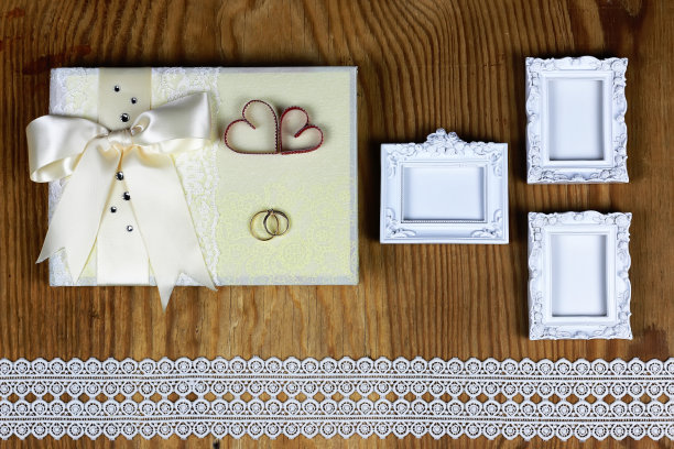 婚戒邀请木背景图片下载