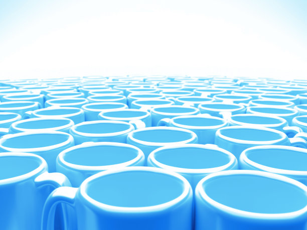 一组闪亮的杯子混合成白色背景-具有景深效果(蓝色3d插图)图片下载