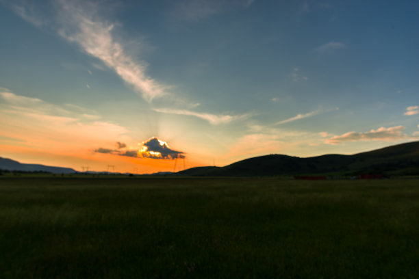 日落时的彩云图片下载