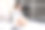 美丽的女人在冬天的衣服，毛衣背景下的圣诞装饰图片下载