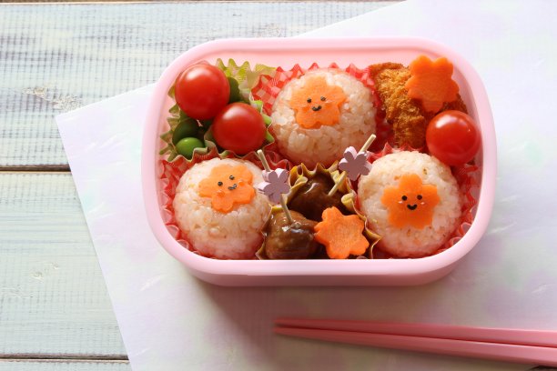 午餐的樱花图片下载