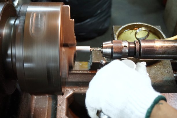 铣床的过程图片下载