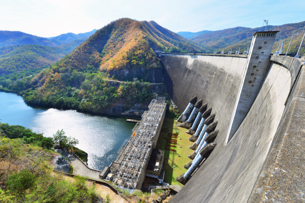 泰国普密蓬水坝的发电站图片下载