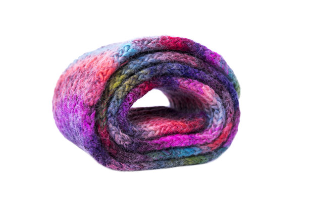 多色的冬季围巾。图片下载