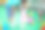 小女孩和她爸爸在操场上玩。图片下载