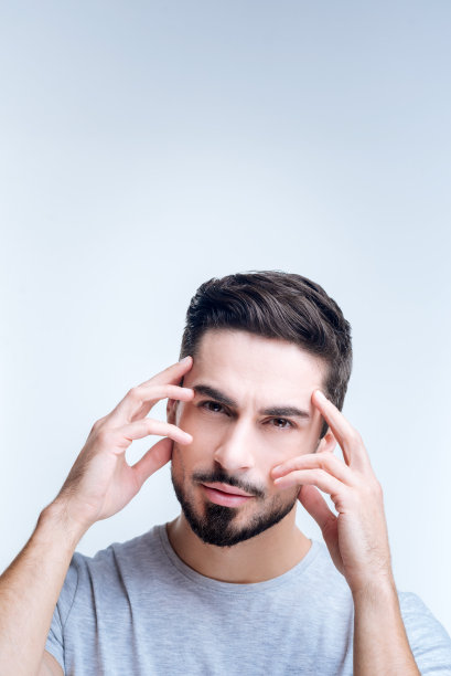 聪明的创意设计师有一个新的愿景，他的项目图片下载