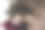 美丽的少女摇着头，卷着头发图片下载