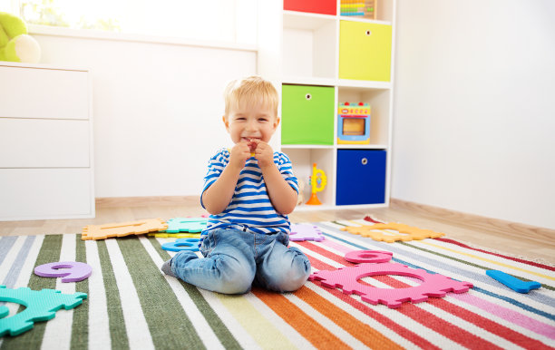 小孩图片素材ID：302760618