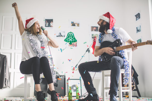 圣诞歌曲在制作中图片下载