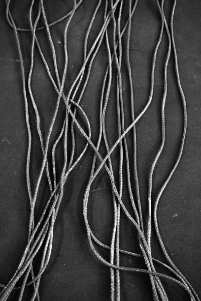 黑色和白色的绳图片下载