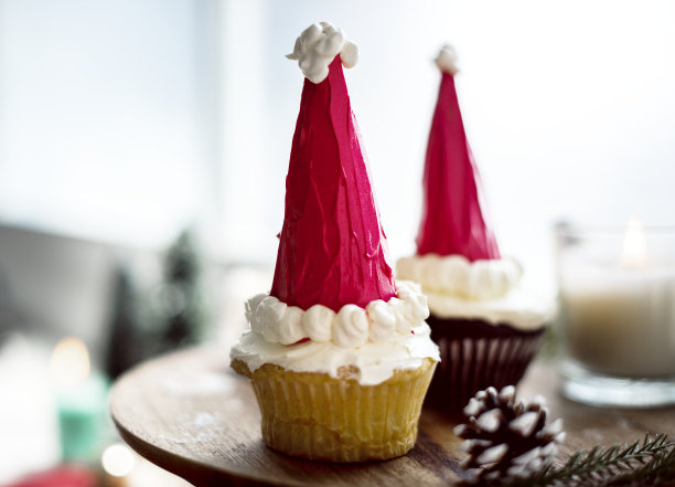 圣诞老人的帽子蛋糕图片下载