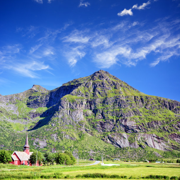 挪威罗浮敦的Flakstad教堂图片下载