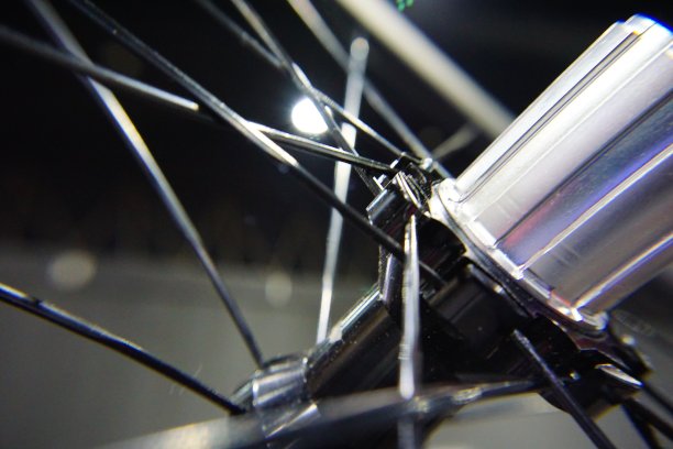 铁丝自行车车轮图片下载