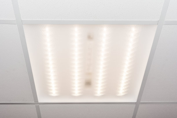 方形多孔板天花板，内置LED灯图片下载
