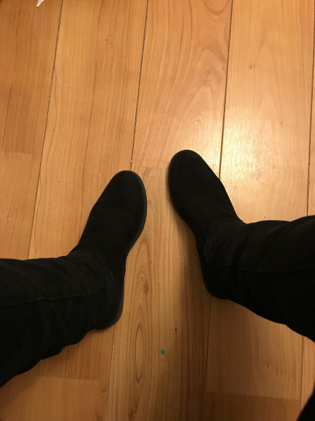 黑色的靴子图片下载