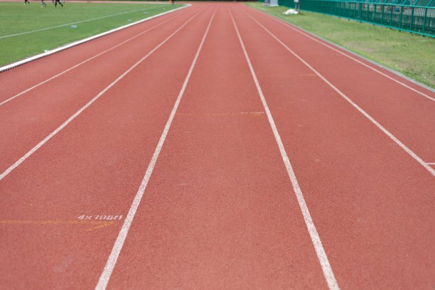 室外跑道。图片下载