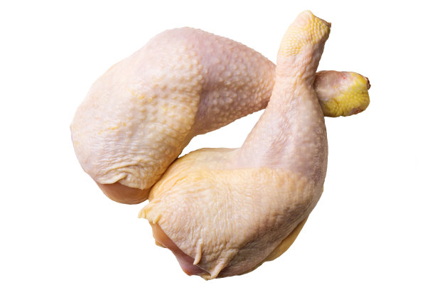 两个新鲜，生鸡腿或大腿孤立在白色背景，俯视图素材图片