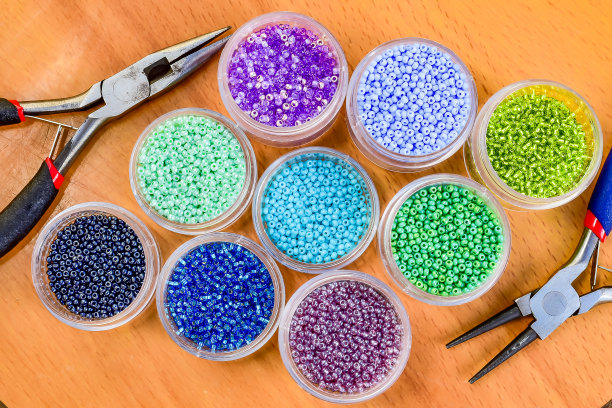 手工制作的珠宝。图片下载