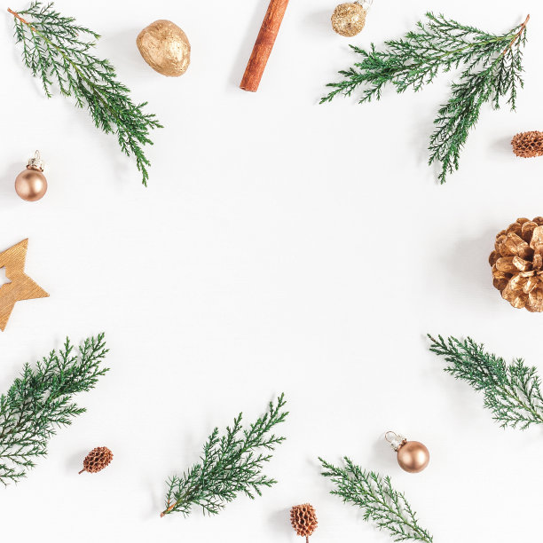 白色背景上的圣诞作文。平躺，俯视图图片下载