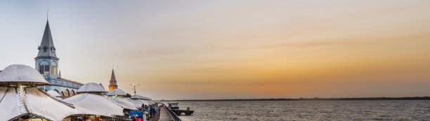 著名的比索市场日落时的惊人全景图片下载