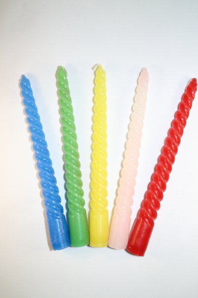 新年节日用的彩色蜡烛图片下载