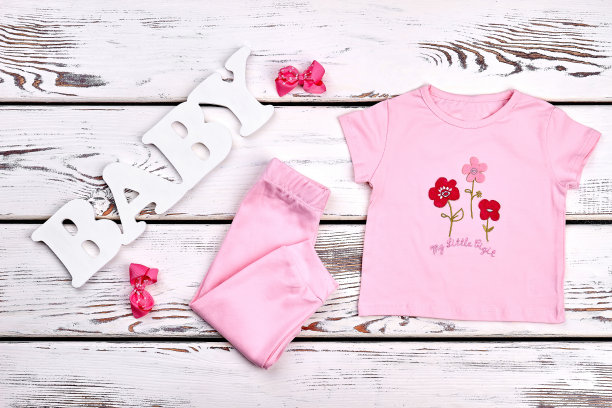 婴儿棉夏装。图片下载