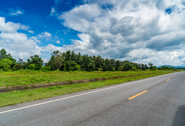 沥青乡间小路图片下载