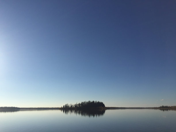 麋鹿岛国家公园阿斯托廷湖的暮色图片下载