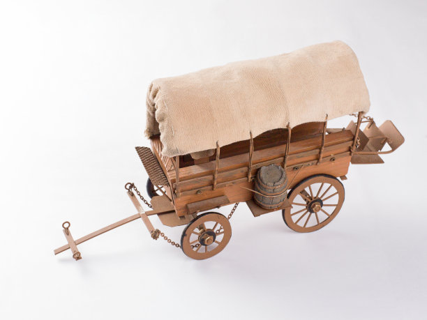 有顶篷的有顶篷的木制马车图片下载