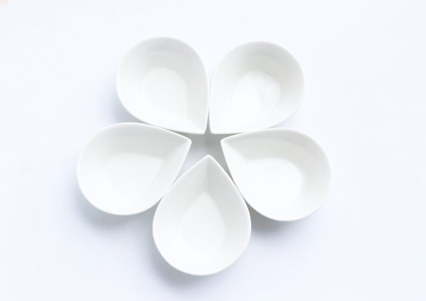 碗的白色装饰在白色的背景图片下载