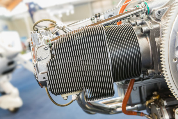 详细视图对飞机发动机的设备进行了特写，说明了飞机发动机的详细情况图片下载