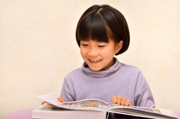 女生读的书图片下载