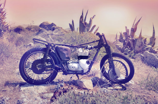 废弃的老式摩托车图片下载