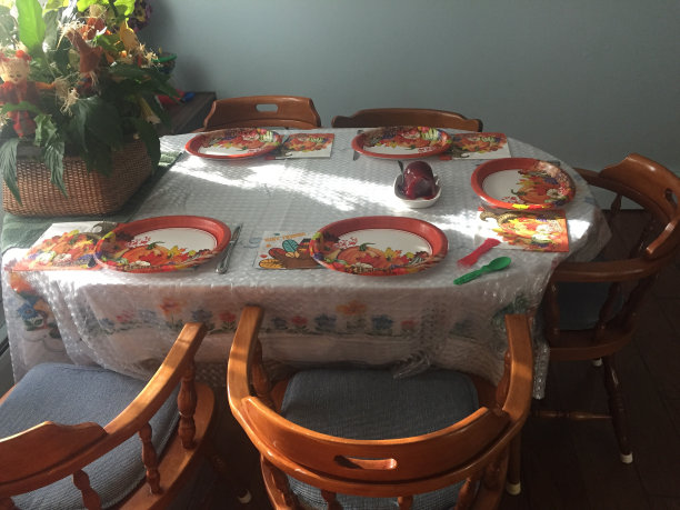 空的感恩节餐桌图片下载