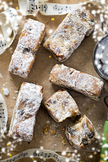 用糖霜装点圣诞，雪花飘飘图片下载