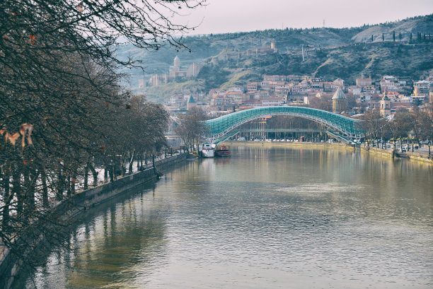 第比利斯的和平桥图片下载