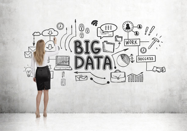 金发女商人正在画大数据草图图片下载