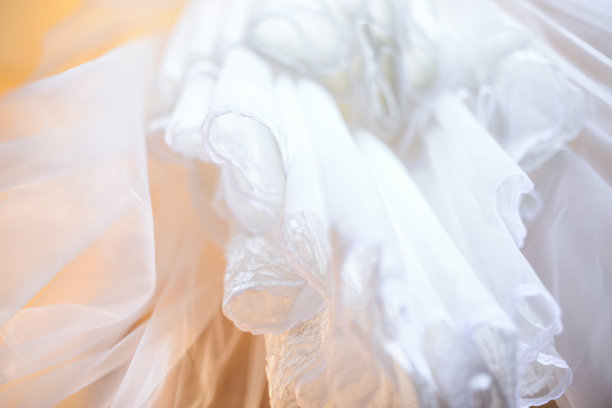 结婚礼服的特写。图片下载